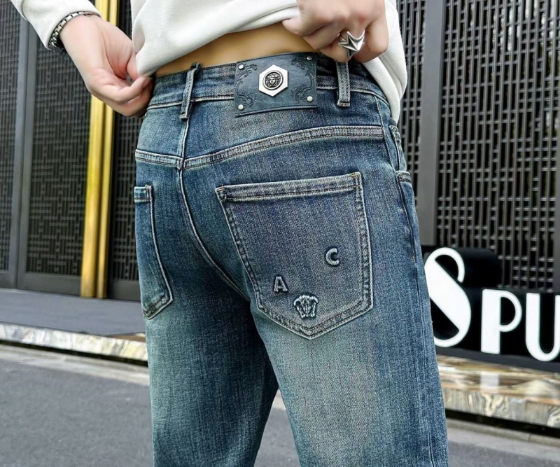 VERSACE